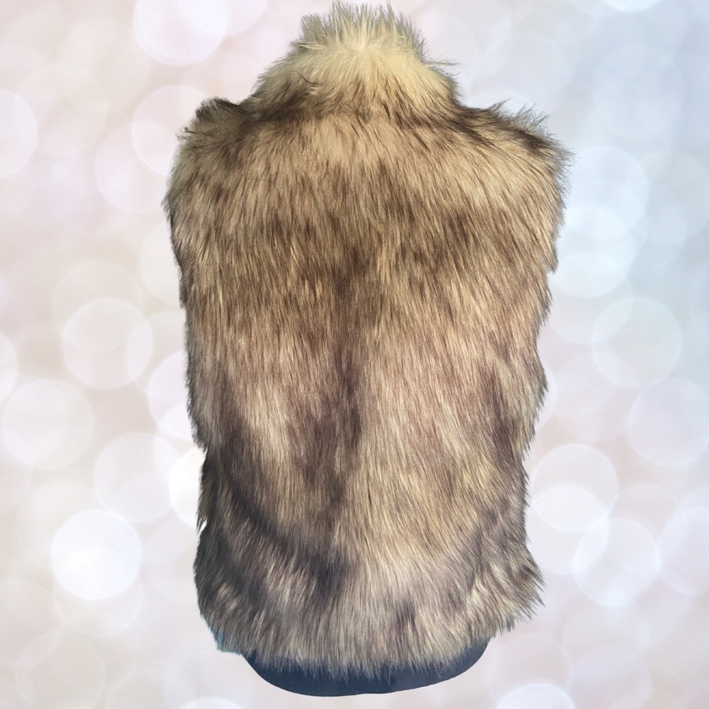 Beautiful Faux Fur Vest (Ci Sono by Cavalini) - Picture 7 of 15